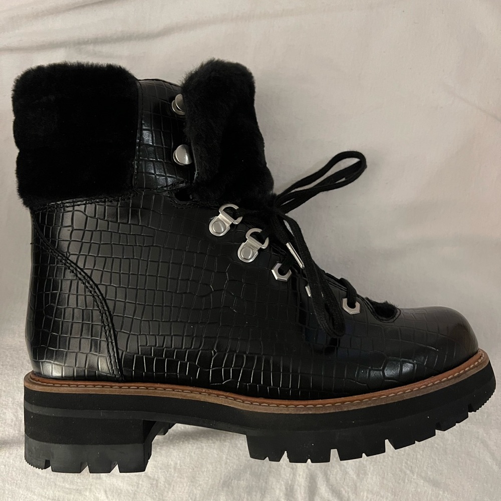 BRAND NEW! Clark Boots